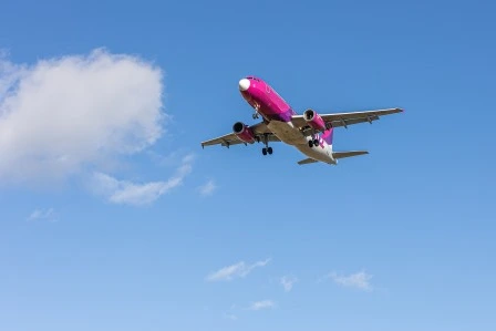 How do I talk to a person at Qatar Airways